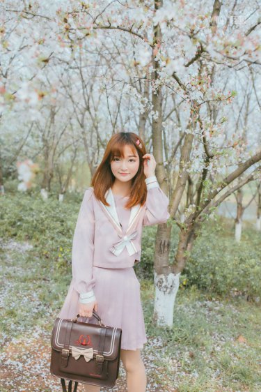 青山绿水红日子
